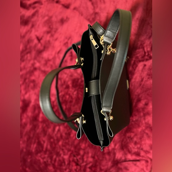 Black Aldo Faux Soft Leather Tote Bag with Gold Hardware + Clip on Accessory - Picture 4 of 8